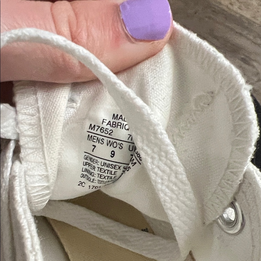 Converse - Picture 4 of 4